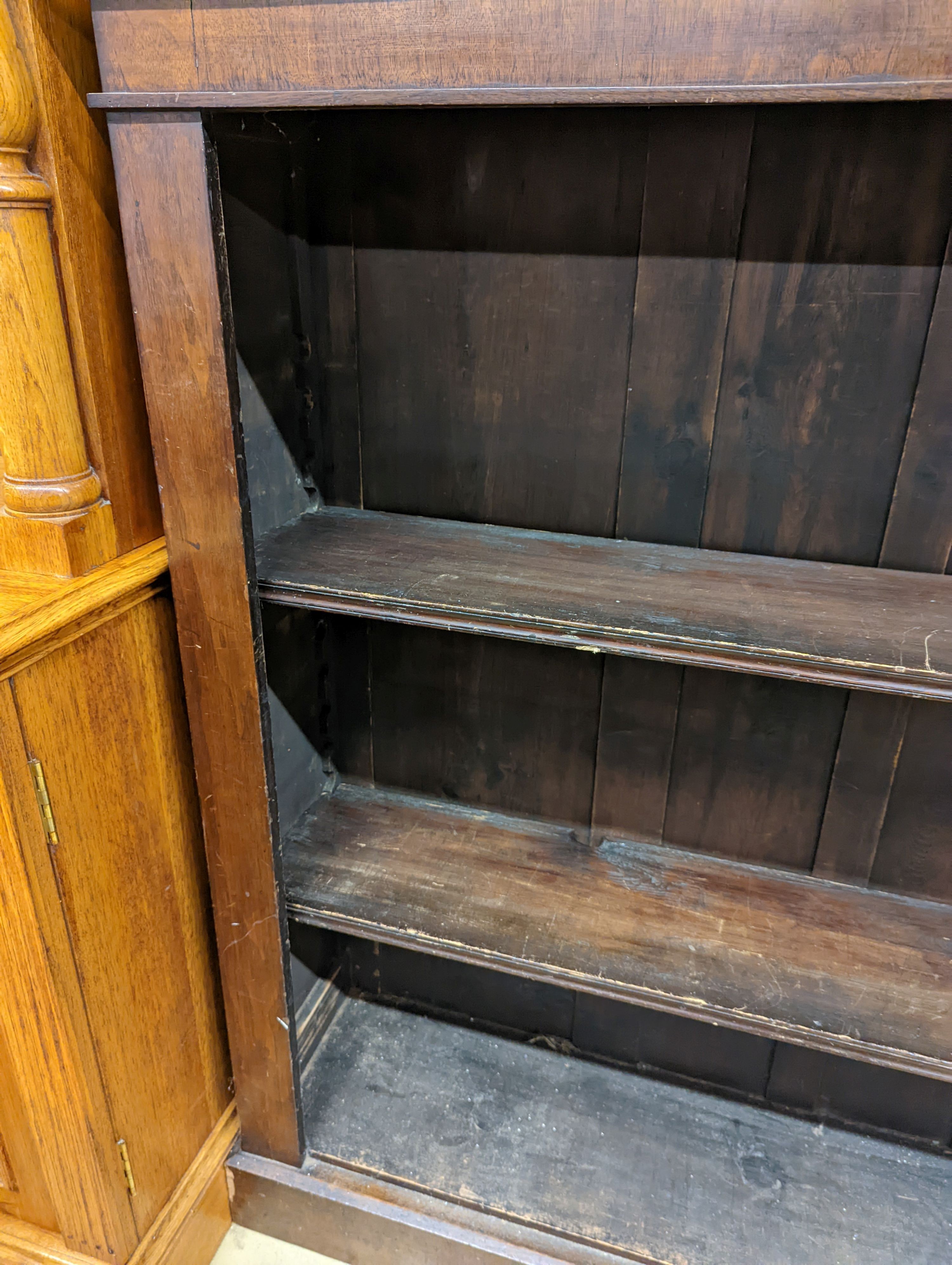 A Victorian mahogany oak open bookcase, length 122cm, depth 30cm, height 128cm